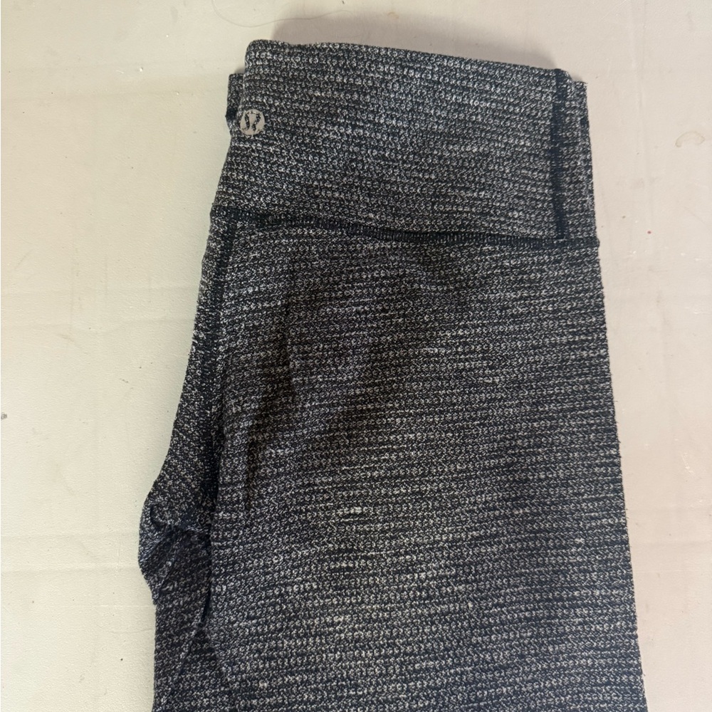 Lululemon 6 Herringbone Cropped Leggings
